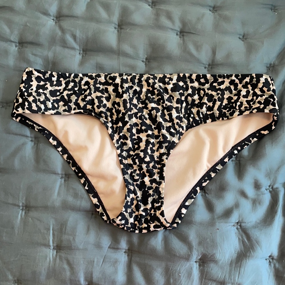 Leopard bikini bottoms